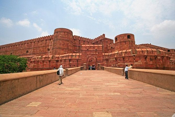 1-Day Trip to The Taj Mahal, Agra from Delhi by Super-fast Train - Agra Fort and the Mughal story