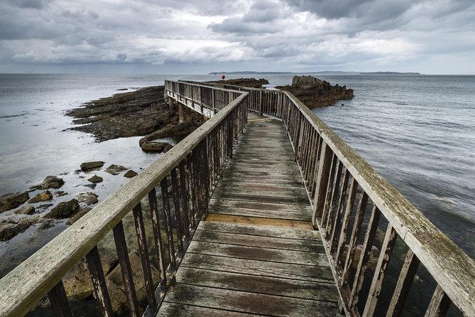 2-Day 'Game of Thrones' Rail Tour from Dublin Incl. Belfast and Giant's Causeway - Cushendun Caves and Ballycastle