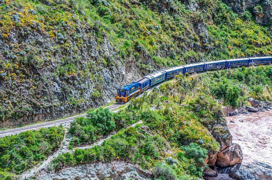 2-Day Inca Trail Hike to Machu Picchu & Panoramic Train - Wiñay Wayna: The Day’s Great Reward