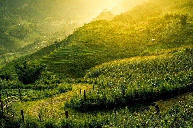 3 Days Sapa Tour with Night Train from Hanoi - Lao Cai at 6:00am and the road to Sapa