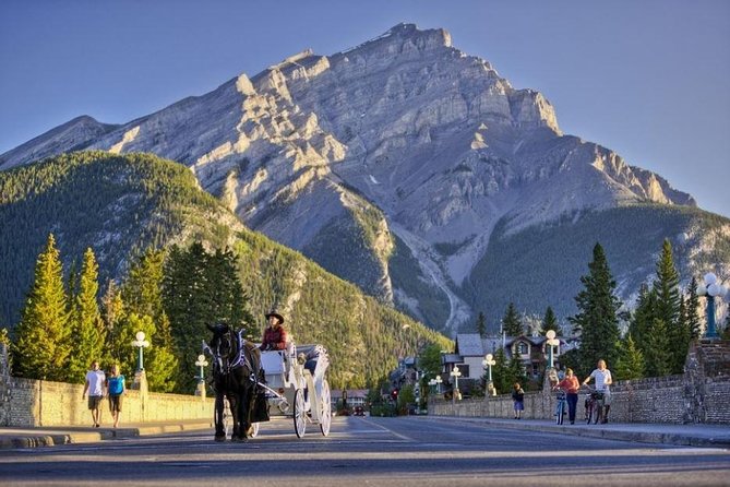5-Day Rocky Mountaineer Train Tour, From Vancouver to Rockies - The Icefields Parkway and the Athabasca Glacier