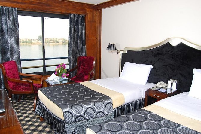 6 Days Cruise Aswan to Luxor, Abu Simbel&Sleeper Train Round-trip - Kom Ombo at sunset and Edfu by horse carriage