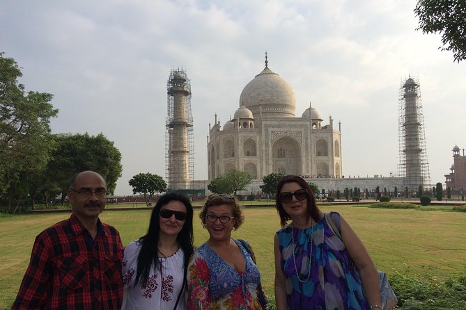 Agra Taj Mahal All Inclusive Tour by Gatimaan Express Train - Agra Fort and the Mughal royal story