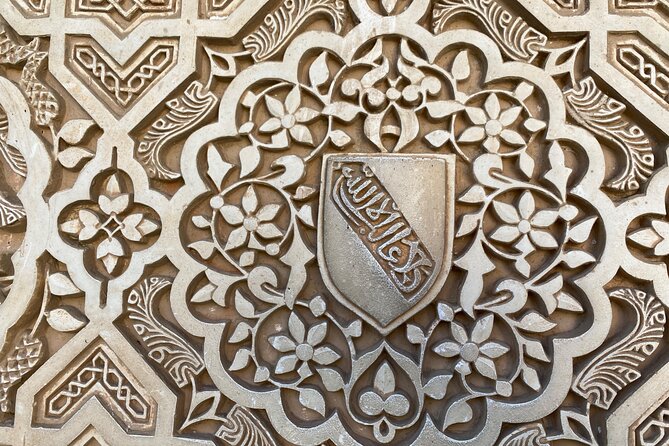 Alhambra tickets with Nasrid Palaces + Tourist Train - Who should consider this package