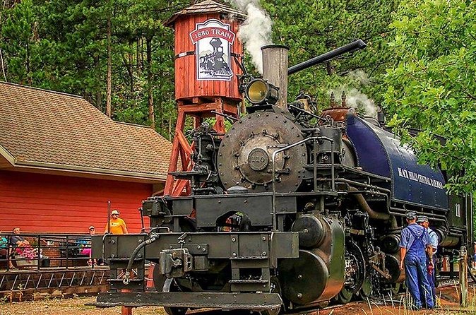 All Aboard the 1880 Train - Two Hours To Eat and Wander in Hill City