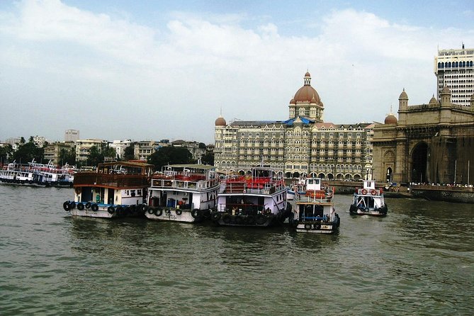 All in one-Combo of City, Dhobighat, Slum & Dabbawala with ferry and train ride. - Why this Mumbai day works