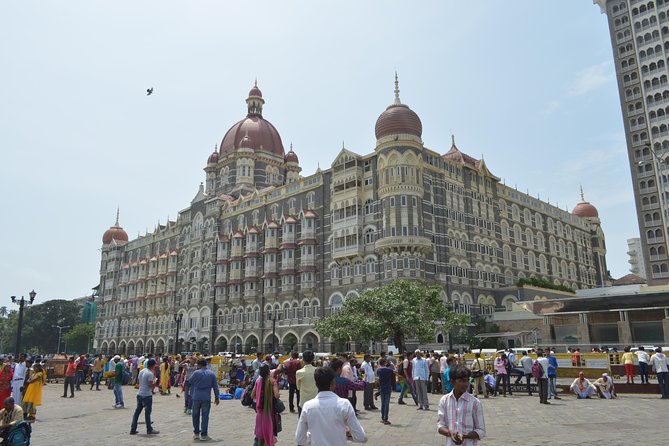 All in one-Combo of City, Dhobighat, Slum & Dabbawala with ferry and train ride. - Marine Drive and the Arabian Sea