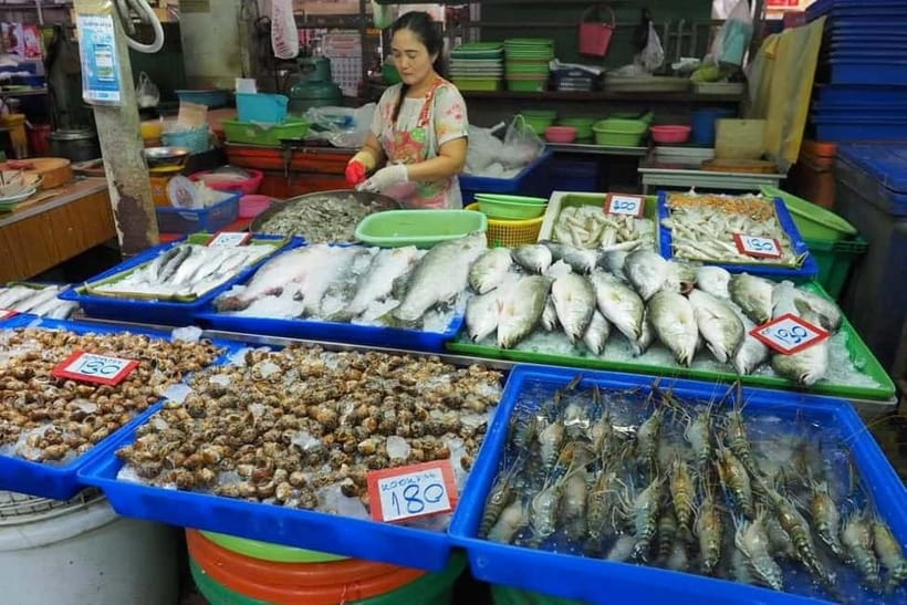 All-in-One Market Experience: Railway & Floating Wonders - Maeklong Railway Market and the crowd factor