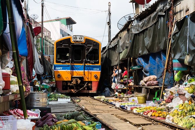 Amphawa Floating Market and Maeklong Railway Private Afternoon Tour from Hua Hin - How the private format affects value