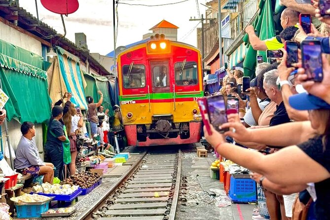 Bangkok: Railway and Floating Market Tour + Dragon Temple - Maeklong Railway Market and the train through the stalls