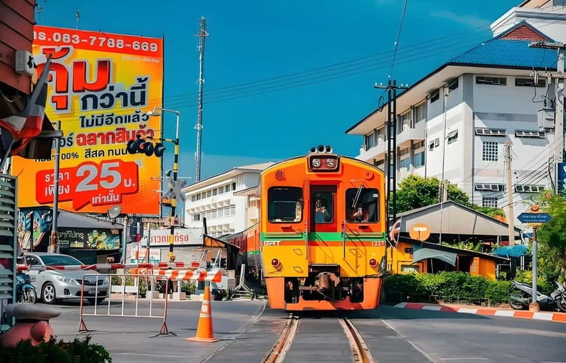 Bangkok: Railway, Floating Market & Chao Phraya Cruise Tour - Small-group transport and hotel pickup