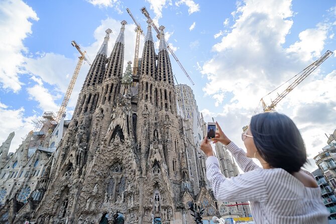 Barcelona Day Tour by High-Speed Train from Madrid. - Getting from Madrid’s Atocha station to Barcelona