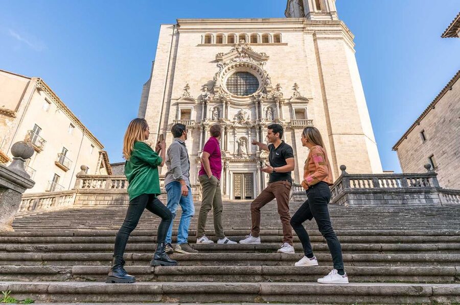 Barcelona: Girona Private Guided Tour by High-Speed Train - Girona Cathedral and the medieval walls