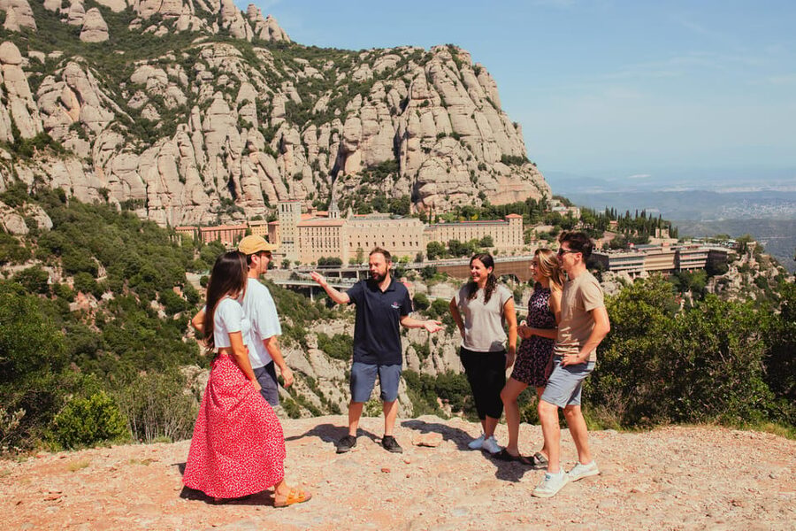 Barcelona: Montserrat with Winery, Lunch, and Train Options - Choosing between the three tour formats