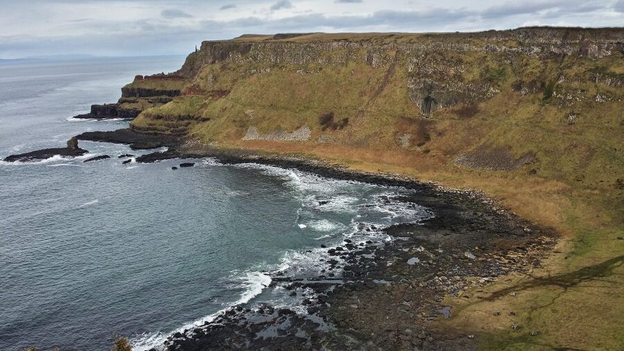 Belfast & Giant's Causeway: 2-Day Rail Tour from Dublin - Dunluce Castle, a quick stop with a dramatic setting