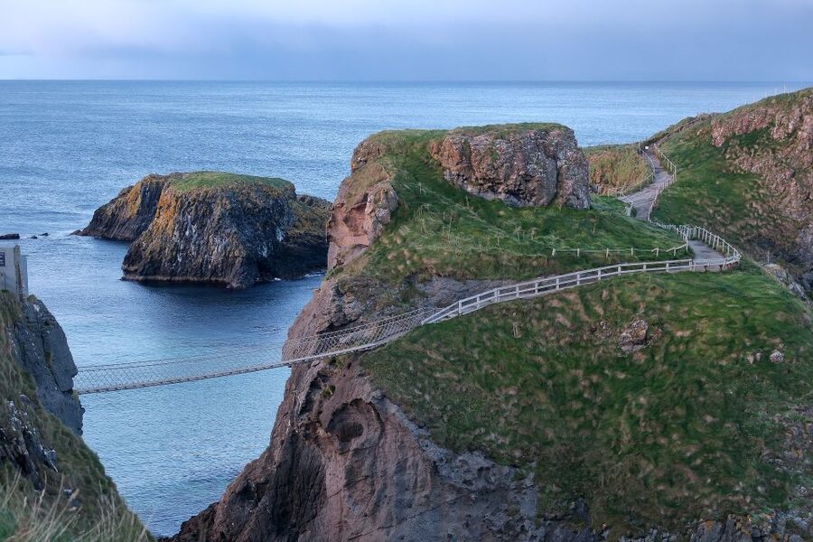 Belfast & Giant's Causeway: 2-Day Rail Tour from Dublin - Your Belfast overnight and the Ulster Fry