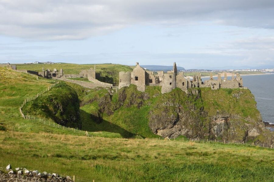 Belfast & Giant's Causeway: 2-Day Rail Tour from Dublin - Belfast by hop-on, hop-off bus
