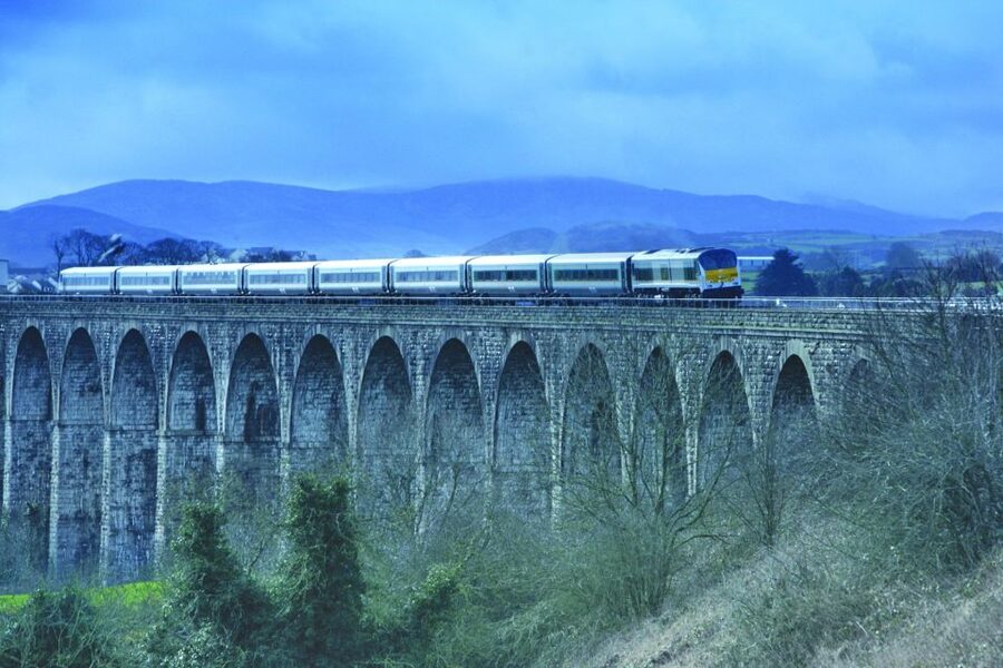 Belfast & Giant's Causeway: 2-Day Rail Tour from Dublin - Shopping and free time in Belfast