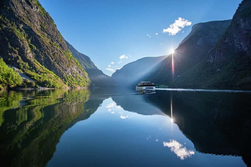 Bergen: Flam Railway, Viking Village Tour with Fjord Cruise - What makes the Flåm Railway special