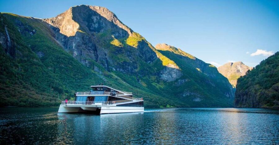 Bergen to Oslo: Private Nærøyfjord Cruise and Flåm Railway - Gudvangen and the narrow Nærøyfjord