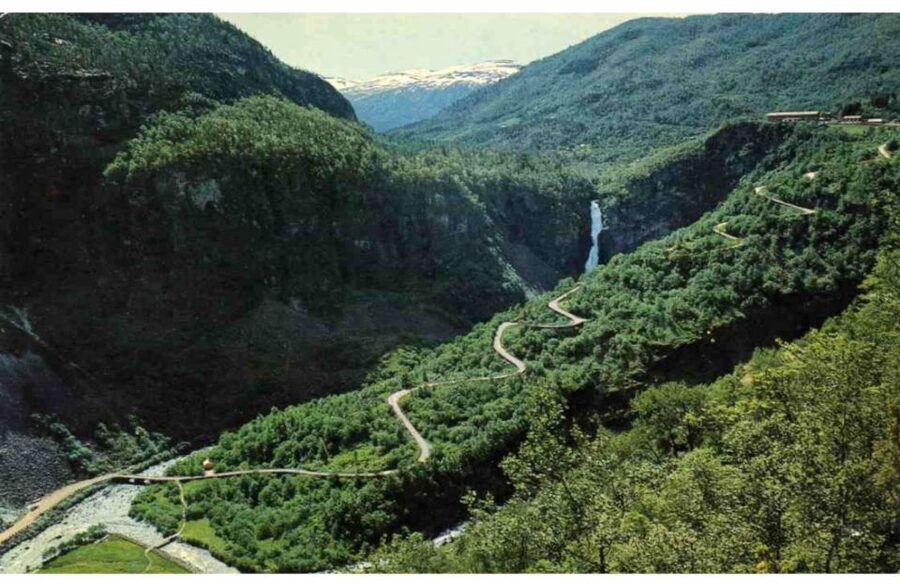 Bergen: Viking Village, Nærøyfjord Cruise & Flåm Railway - A short look at Flåm