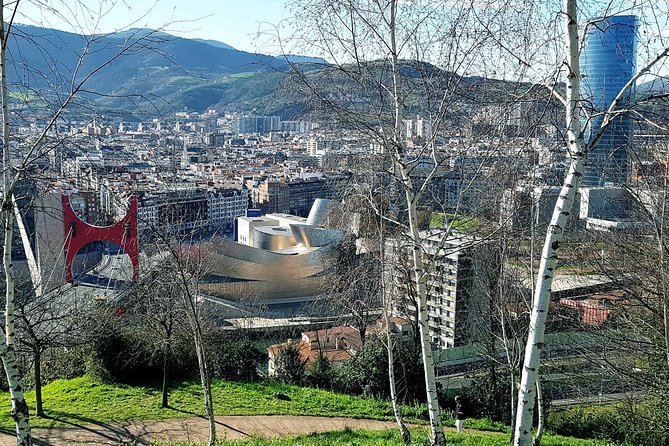 Bilbao Tour + Artxanda Funicular in Spanish - Returning toward Casco Viejo and Plaza Nueva