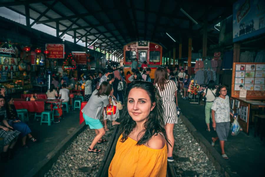 BKK: Ayutthaya, Maeklong Railway, Damnoen Saduak Floating - The day at a glance