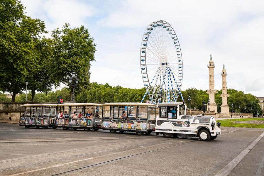 Bordeaux: Little Electric Train Tour - The eight-language commentary and what it offers