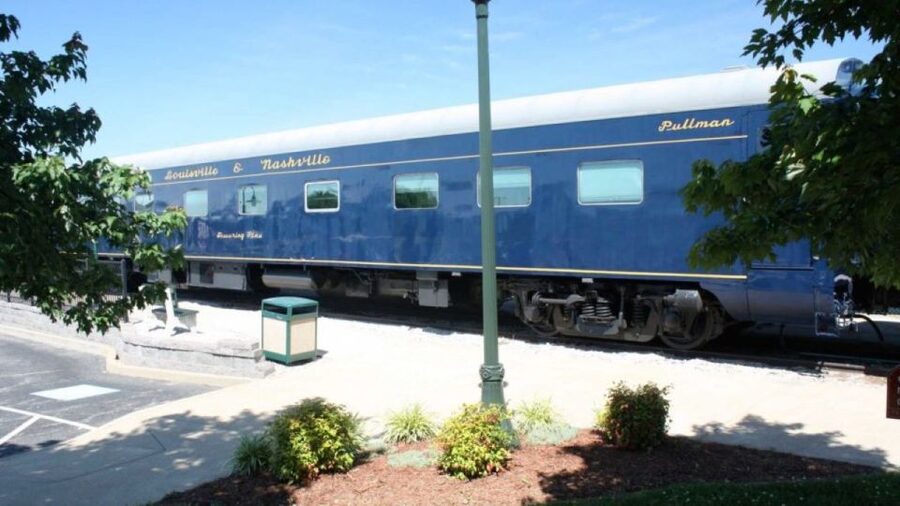 Bowling Green: Historic RailPark & Train Museum Entry & Tour - The Towering Pine Sleeper shows three levels of travel