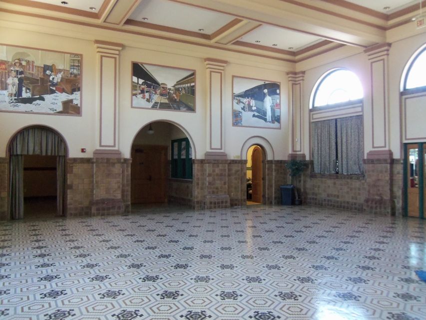 Bowling Green: Historic RailPark & Train Museum Entry & Tour - The depot benches put the railroad story in place
