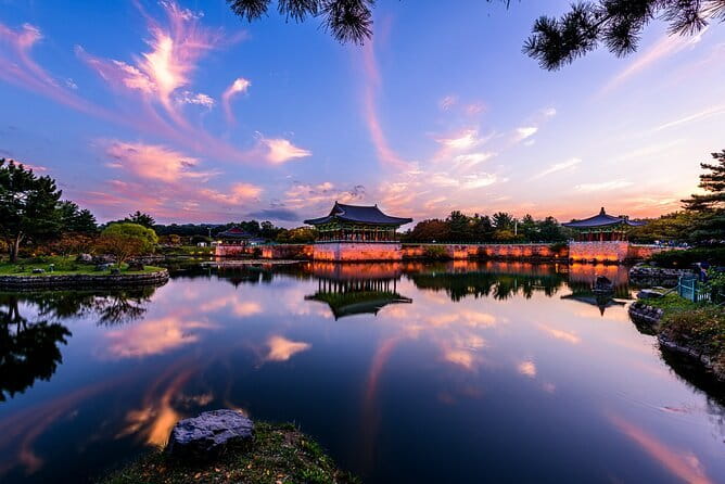 Busan Full-Day City Tour with Gamcheon Village, Sea Temple & more - Guides, commentary, and the style of the day