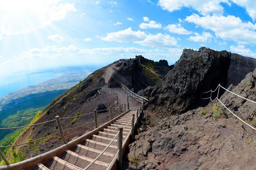 Campania Express Train Pompeii Tour with Vesuvius or Winery - Starting at Sorrento’s Circumvesuviana station