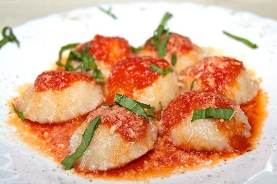 Capri: DIY Day Trip with Blue Grotto, Funicular & Lunch - What this Capri package really offers