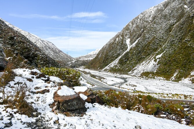 Christchurch to Arthur's Pass Day Tour: TranzAlpine Train & Lunch - Castle Hill’s limestone towers