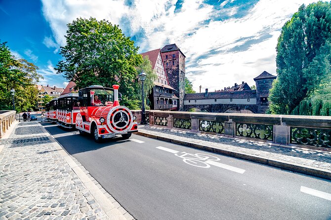 City tour through Nuremberg with the little train - Christmas tour - Hallplatz: the practical starting point