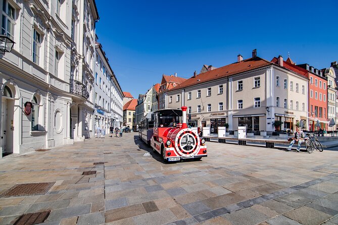 City tour through Regensburg with the little train - Making the Most of the Ride