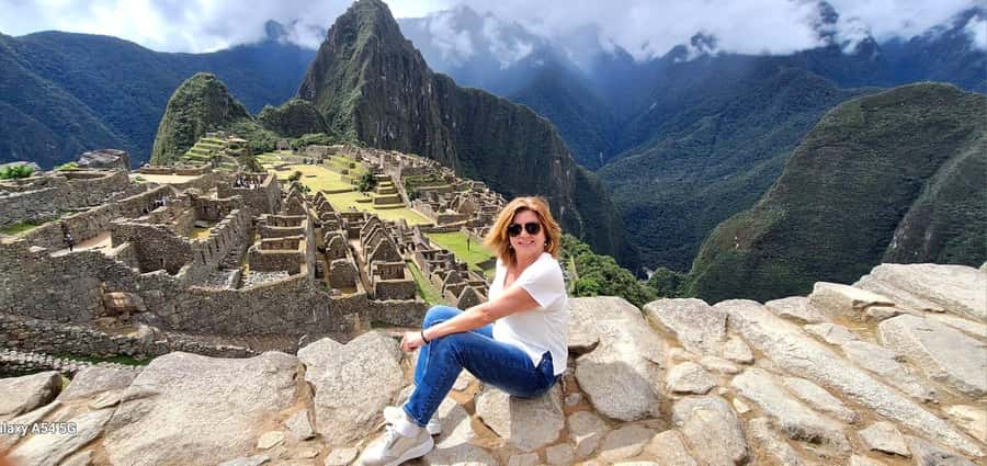 Cusco: Machu Picchu Day Trip with Train + Entrance ticket - What the $333 price really covers