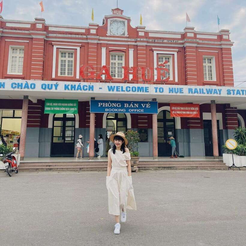 Da Nang: Hue Imperial Day Trip, Hai Van Pass Train, & Lunch - Lunch with local Vietnamese dishes