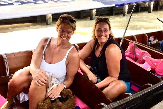 Damnoen Saduak Floating Market & Maeklong Railway From Bangkok - The best guides can make a big difference