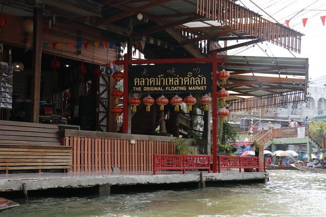 Day Trip to Bangkok Floating Market & Maeklong Railway - What the guides add to the day