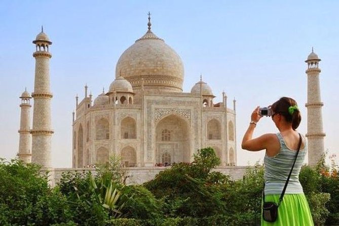 Delhi-Agra-Delhi One Day Trip By India's Superfast Train - Two to three hours inside the Taj Mahal