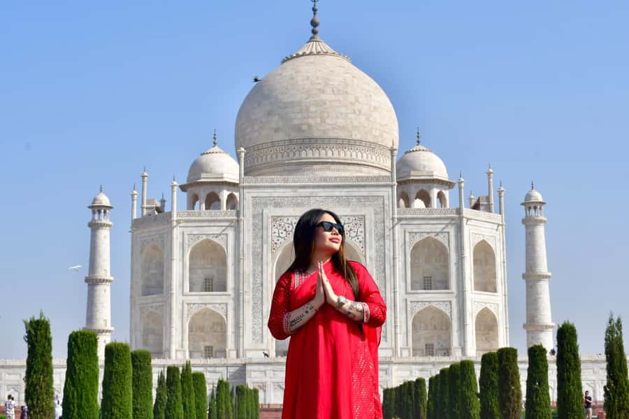 Delhi: Taj Mahal & Agra Tour by Gatimaan Express Train - Lunch at a five-star hotel in Agra