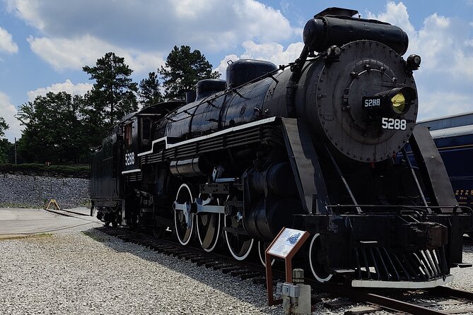 Derailed Adventure – Chattanooga Trolley & Train Combo Tour - The guide makes the difference