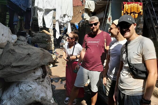 Dharavi Slum & Dhobi Ghat Mumbai: Private Guided Tour - A private format that makes questions easier