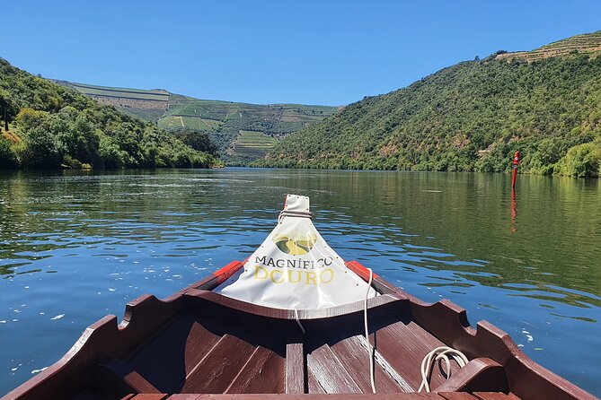 Douro Valley Tour with Train and Vinho Verde - Lunch and local connections in Sabrosa