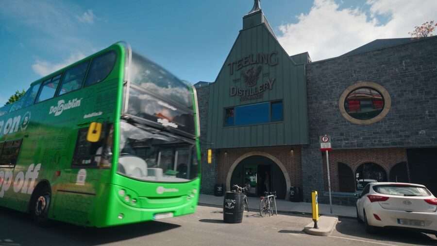 Dublin: Cruise Excursion Hop-On Hop-Off Tour & Rail Ticket - Grafton Street, Temple Bar, and Dublin Castle