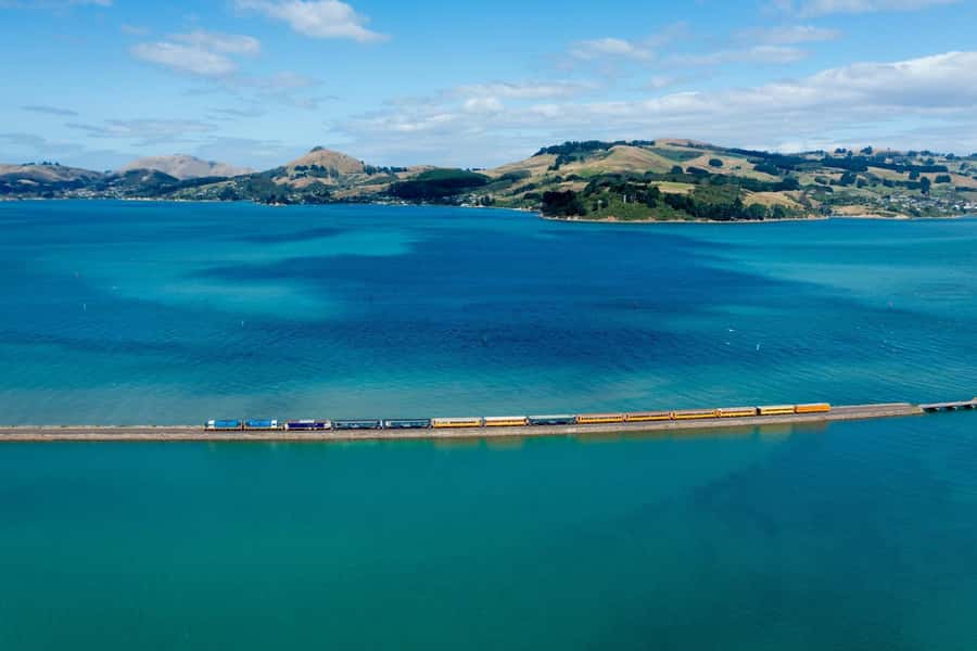 Dunedin: Scenic Railway Tour of Otago's Coastline - Leaving Dunedin Railway Station for the coast
