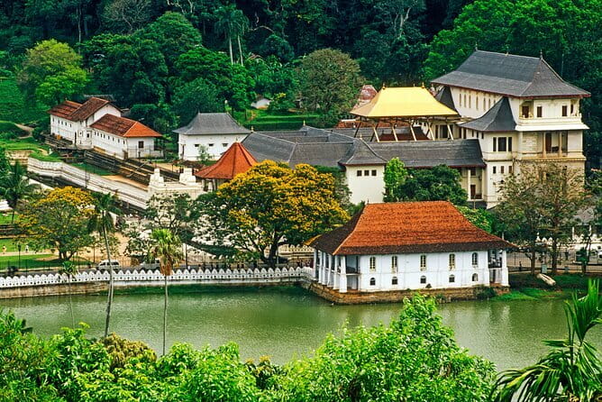 Ella Day Tour with Scenic Train Ride From Hikkaduwa - Little Adam’s Peak and the best walking section