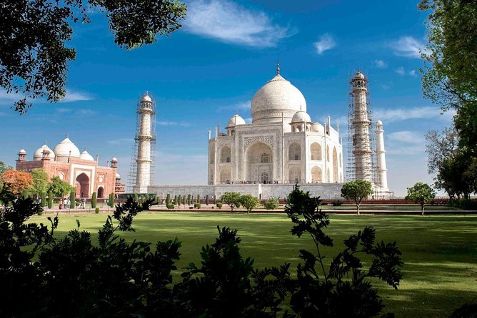 Enchanting Taj Mahal Same Day Tour by Gatiman Train From Delhi - Why the Gatimaan Express makes this day trip practical