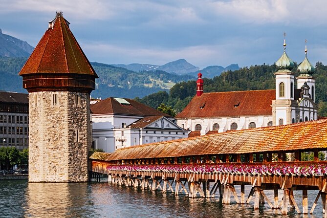 Exclusive Panoramic Train Journey though the Heart of Swiss - Lucerne: famous sights, very little spare time